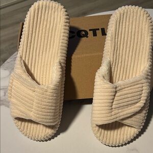 Cozy Corduroy indoor House Slippers Adjustable with Arch Support in Cream